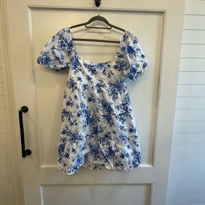 Francesca's Collections White and Blue Floral Puff Sleeve Dress